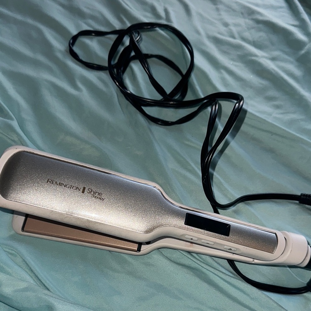 Remington Shine Therapy Hair Straightener